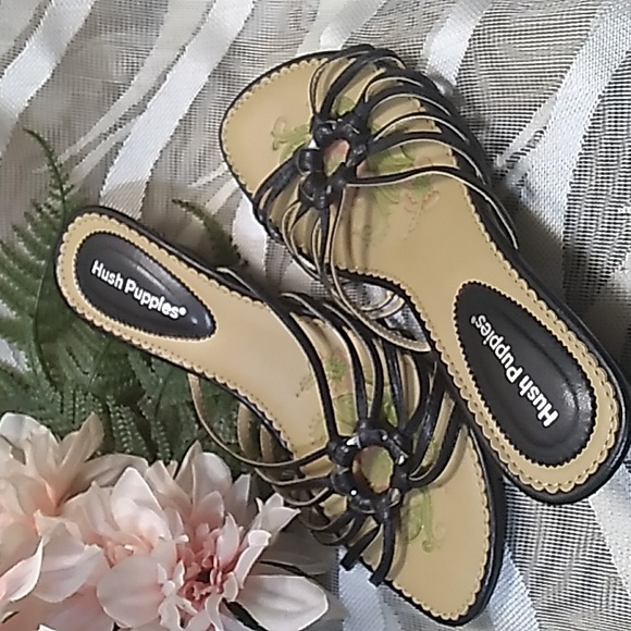 Gorgeous Small Wedge Hush Puppies Sandals-Like New - Picture 11 of 11